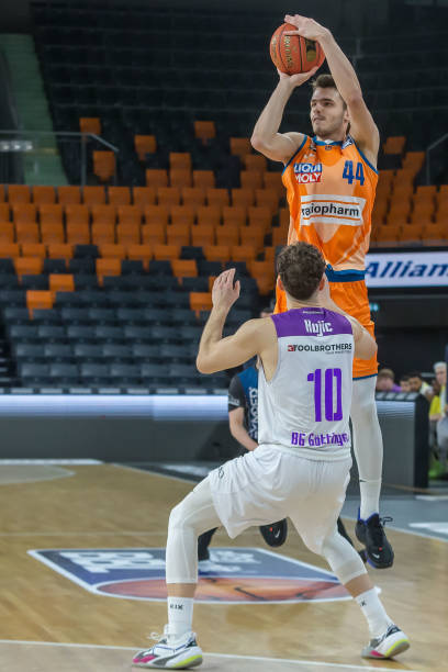 某位游泳健 某位游泳健